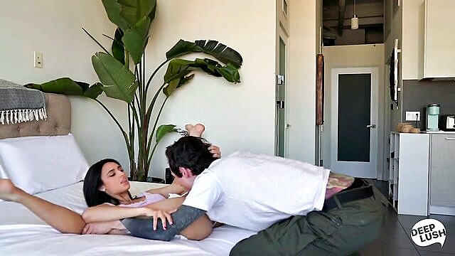 Eliza Ibarra Pounded Deep and Creampies with Owen Gray - xxx film