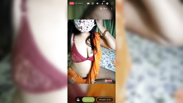 Big tits and sexy face of this Indian babe